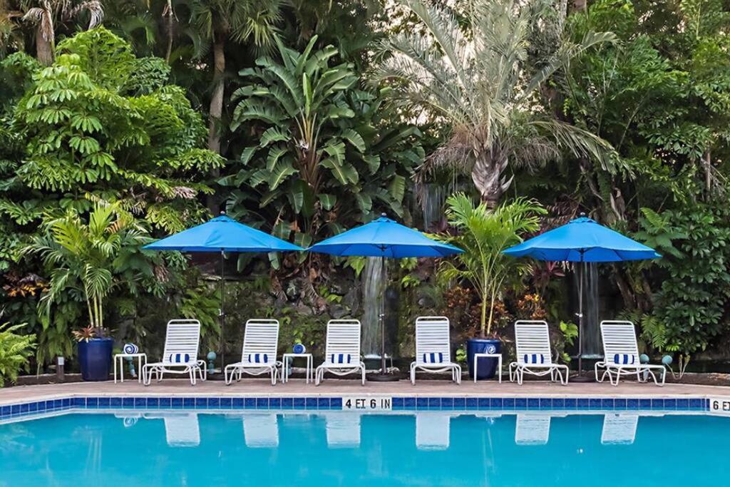 Park Shore Beautiful Floor 2bed 2bath Apartment Naples